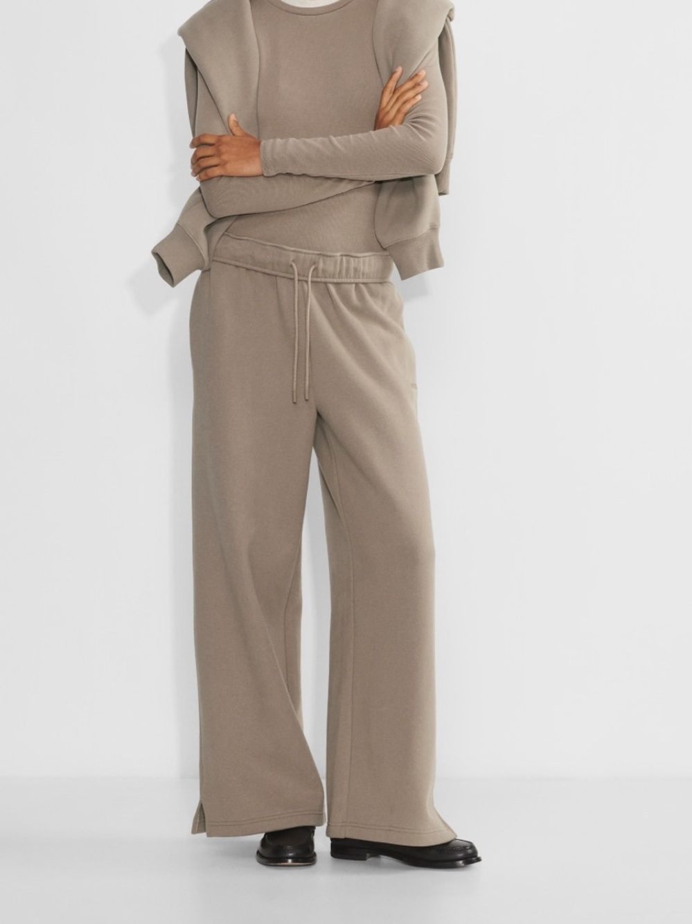 Aritzia Mega Fit Cozy Sweatfleece Baggy Sweatpants